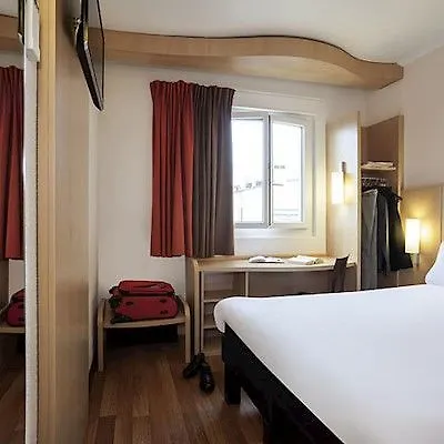 ***  Ibis Maine Montparnasse Hotel Paris França